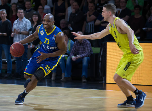 各球队争夺 各球队争夺